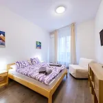 At The Synagogue - Jewish Quarter Apartment