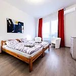 At The Synagogue - Jewish Quarter Apartment