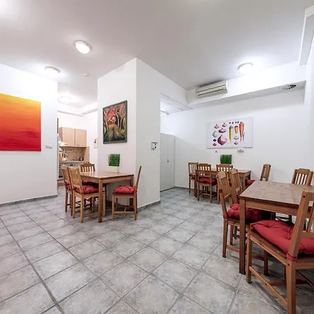 At The Synagogue - Jewish Quarter Apartment Budapest