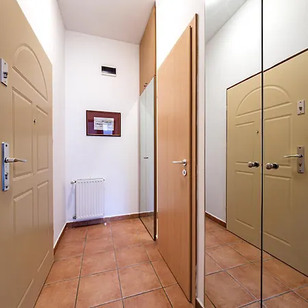 At The Synagogue - Jewish Quarter Apartment