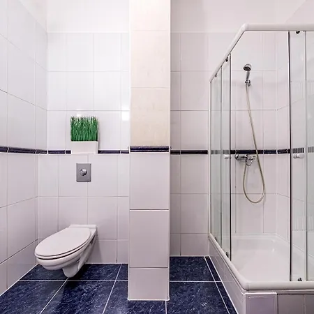 At The Synagogue - Jewish Quarter