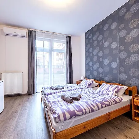 At The Synagogue - Jewish Quarter Apartment *