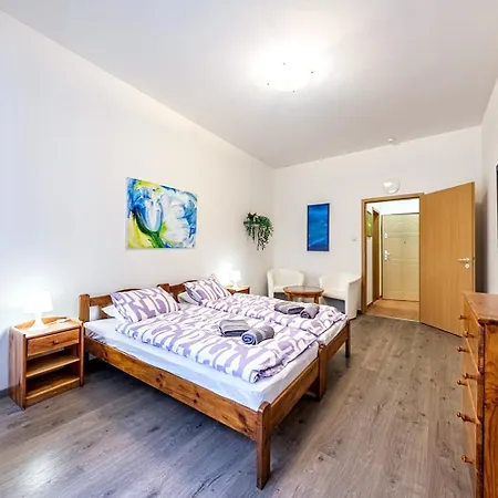 At The Synagogue - Jewish Quarter Apartment