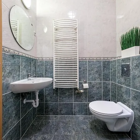 At The Synagogue - Jewish Quarter