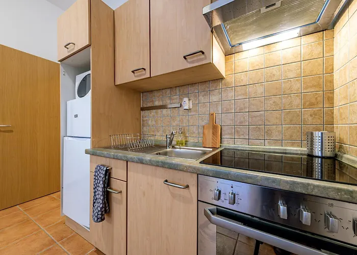 At The Synagogue - Jewish Quarter Apartment *